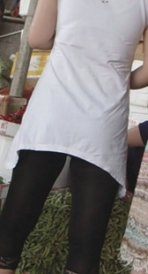 菜市场打底裤少妇