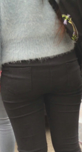 大屁股黑紧包臀小妹