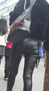 细长腿紧身皮裤