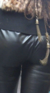 超紧皮裤真闪亮