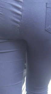 街拍重口味大屁股打底裤