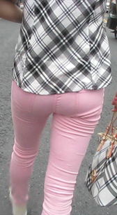 超紧粉裤小少妇