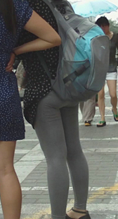 呢绒包臀学生妹