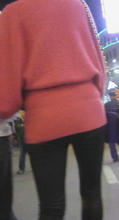 街拍打底黑裤小情侣