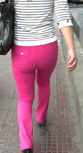 饱满粉裤小少妇