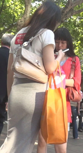 呢绒长裙小靓妹