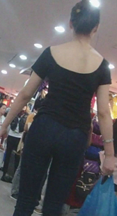 商场高挑宽臀黑裤