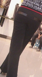 服装店老板娘身材好