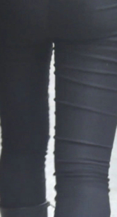 长腿打底黑裤少妇