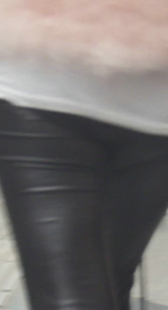 皮裤紧内痕少妇