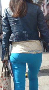 超紧蓝裤内痕明显