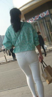 包臀紧身布裤小少妇视频