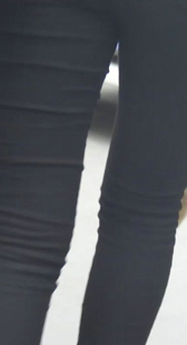 打底牛仔两少妇