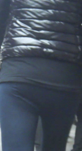 深蓝打底裤少妇