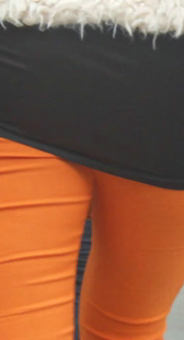 橘红包臀打底裤