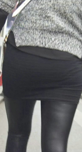 皮裤大PP还用短裙包