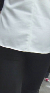 跟拍打底裤少女视频