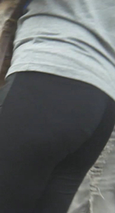 翘臀打底裤紧内痕