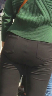 超重口味宽臀黑紧裤