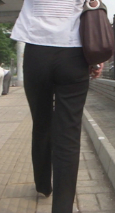 西裤小宽臀少妇