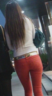 性感红裤翘紧臀