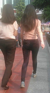 街拍西裤两姐妹