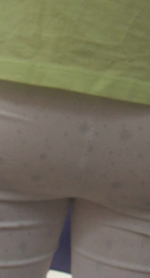 性感斑点布裤内痕明显