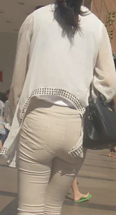 米白布裤内痕明显