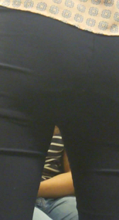 地铁打底裤小少妇