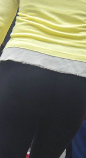 街拍圆臀大屁股黑裤