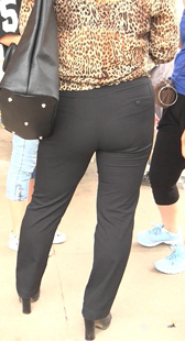 自拍老婆重品味高跟西裤