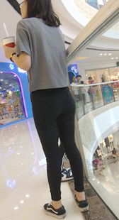 商场巨臀打底裤小妹