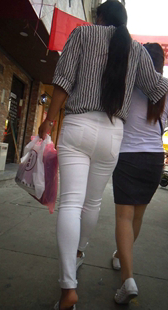 紧身白裤大PP少妇