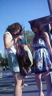 跟拍少妇身材好，长得更好