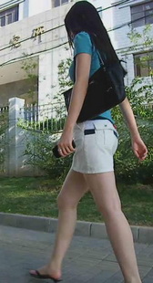 跟拍雪白的大腿，完美的身材