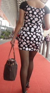 丝袜少妇屁股圆又大