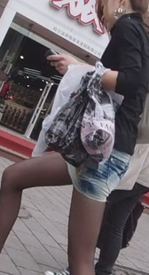 街拍丝袜少妇