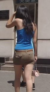 街拍性感少妇屁股大腿白