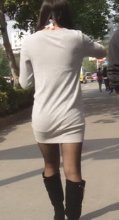 跟拍包臀黑丝少妇