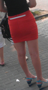 街拍红裙性感美腿