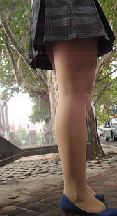 跟拍肉丝性感少妇