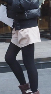 街拍黑丝美少妇