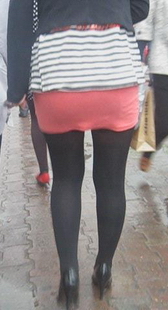 跟拍性感黑丝少妇