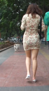 跟拍小情侣屁股大又紧