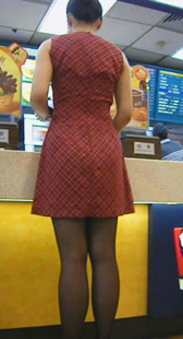 性感黑丝宽臀短裙