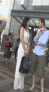 长时间跟拍性感长裙少妇