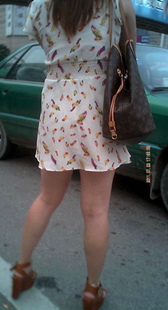 性感大腿短裙小妹