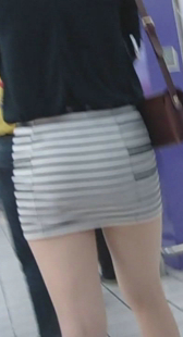 街拍超短包臀长腿少妇