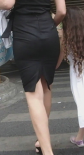 街拍黑裙少妇清晰内痕