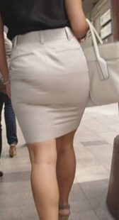 少妇短裙超紧，内痕超清晰